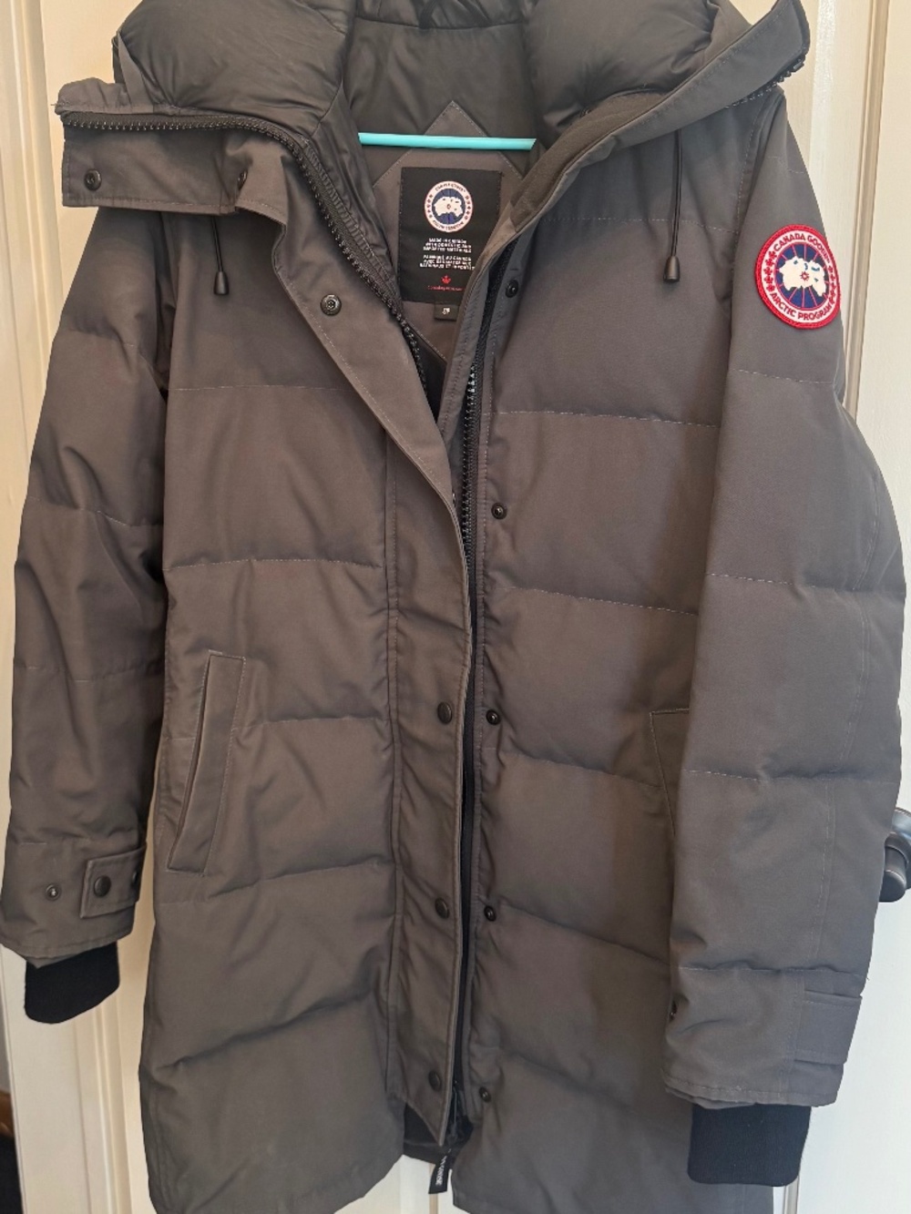 Authentic Canada Goose Women’s Long Down Parka – Size Small